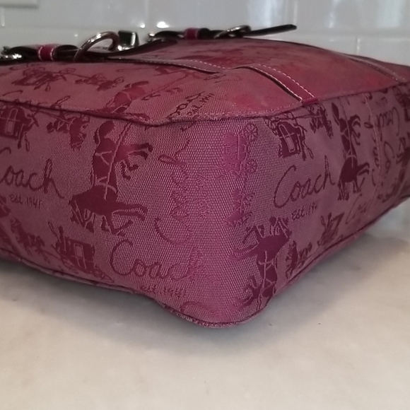 Coach Chelsea Horse & Carriage Convertible Bag - Picture 12 of 16